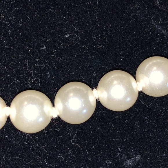 29 in Hand Knotted Strand of Faux Pearls- Vintage - Picture 2 of 5